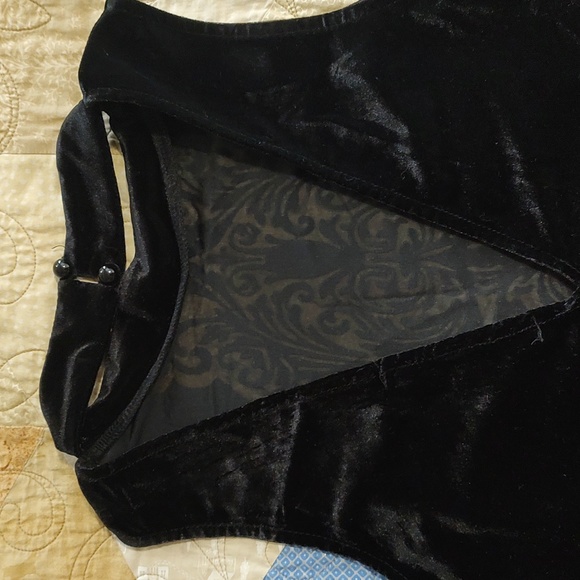 Black Velvet Gypsies and Moondust Top - Picture 6 of 7